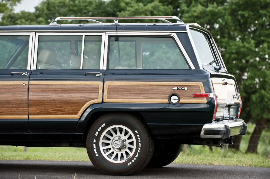  Jeep Grand Wagoneer 1990 года  (фото 6 из 21)
